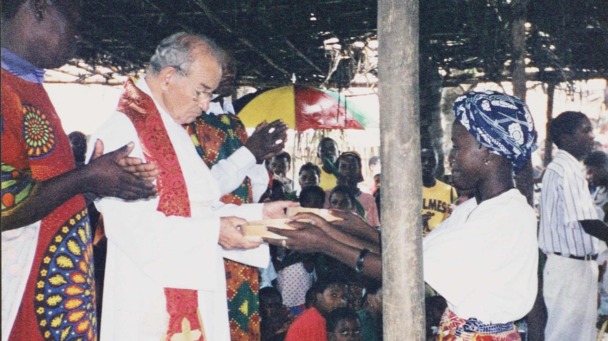 Celebração católica em Moçambique. 2000-2003.